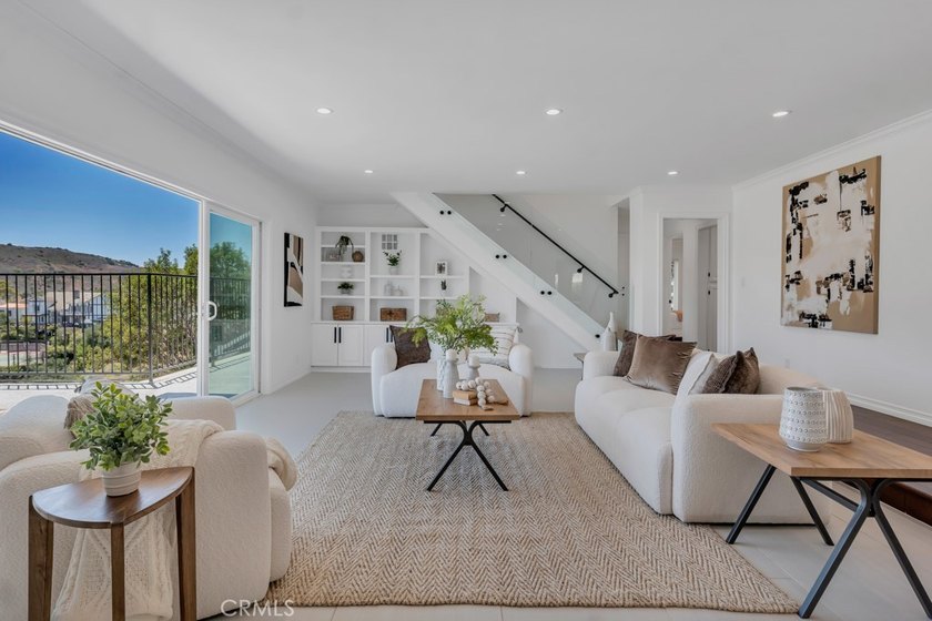 Welcome to 30 Stagecoach Road, an extraordinary estate nestled - photo 7