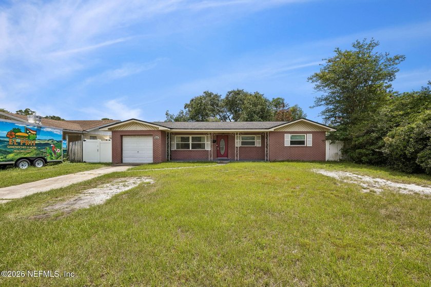 Enjoy Florida living at its best in this beautifully maintained - photo 3