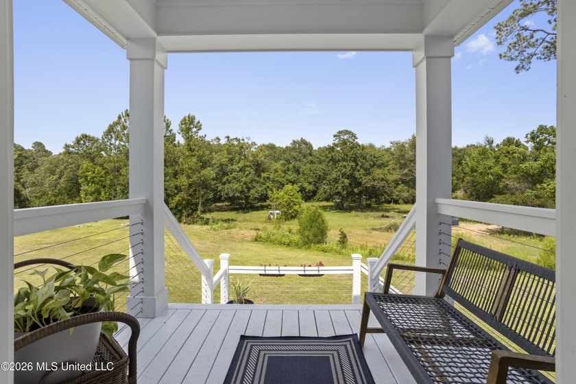 Built just 5 years ago by Butler Homes, known for their quality - photo 3