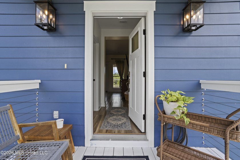 Built just 5 years ago by Butler Homes, known for their quality - photo 4
