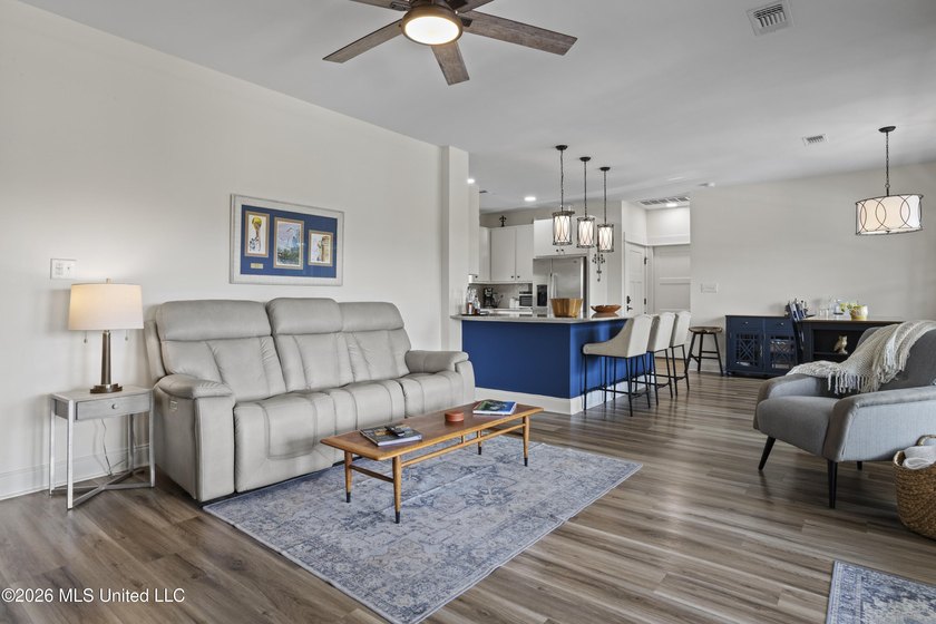 Built just 5 years ago by Butler Homes, known for their quality - photo 10