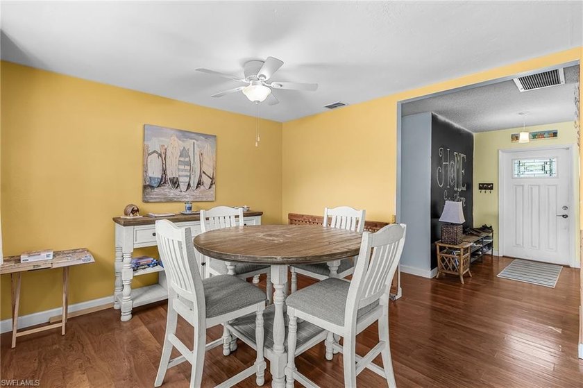 Town &amp; country living at its best! Beautiful 4 bedroom 2 bath - photo 11