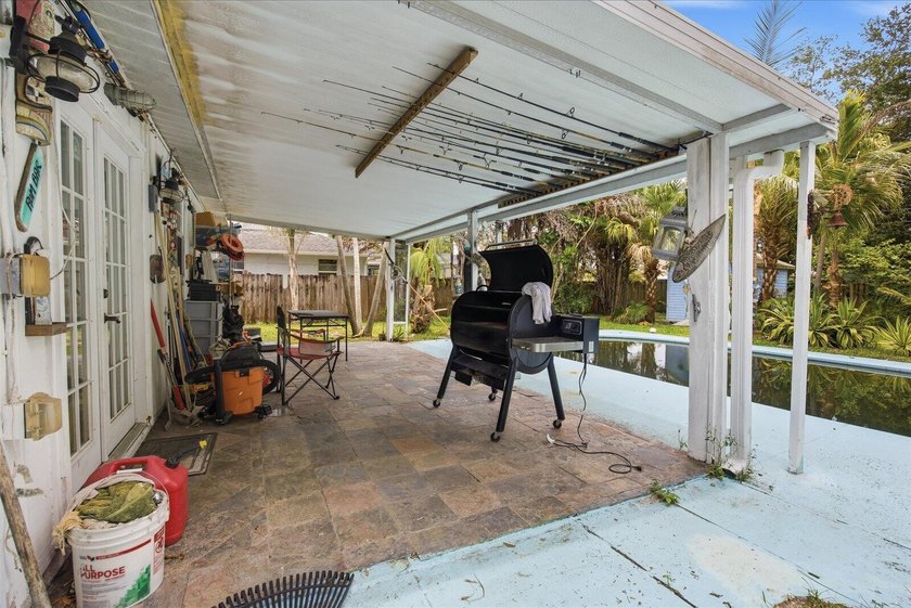 New Roof! Pool home! 3/2 plus bonus room! Huge backyard! Call - photo 23