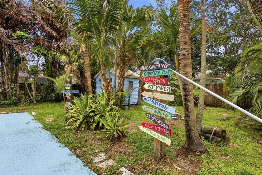 New Roof! Pool home! 3/2 plus bonus room! Huge backyard! Call - photo 26