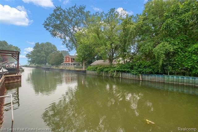 Welcome to waterfront living on Ardmore Park in St. Clair Shores - photo 8