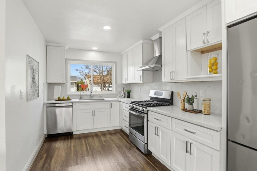 Exceptional value meets incredible versatility in this - photo 6