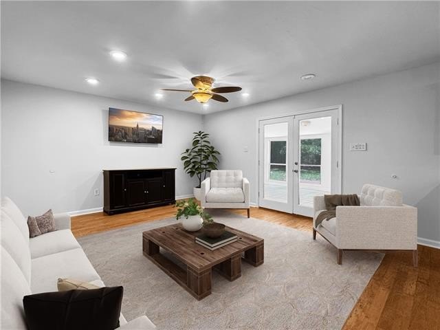 Welcome to this beautifully maintained four-bedroom, two-bath - photo 12
