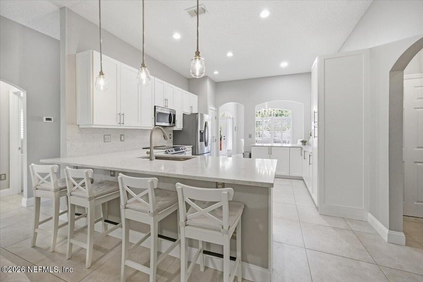 Welcome to this beautifully maintained 3BR/2BA home in the - photo 4