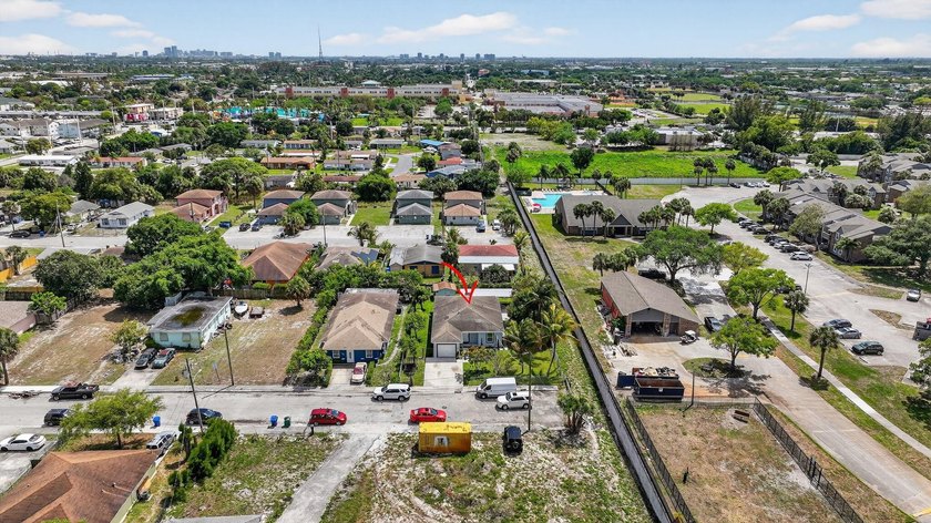 Completely upgraded home, which truly offers Florida living at - photo 40