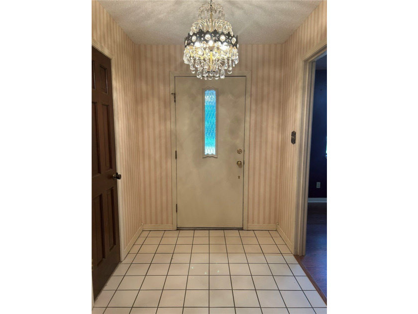 Welcome to 2813 W D Street, Russellville, AR 72801-a charming - photo 3