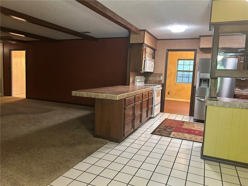 Welcome to 2813 W D Street, Russellville, AR 72801-a charming - photo 8