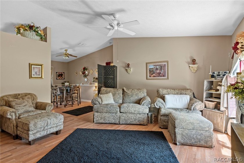 Great 3 Bedroom block home in nice area of Homosassa. Perfect - photo 5