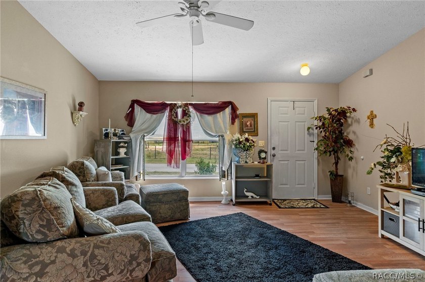 Great 3 Bedroom block home in nice area of Homosassa. Perfect - photo 7