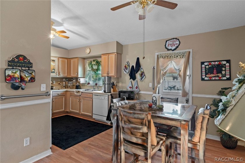 Great 3 Bedroom block home in nice area of Homosassa. Perfect - photo 9