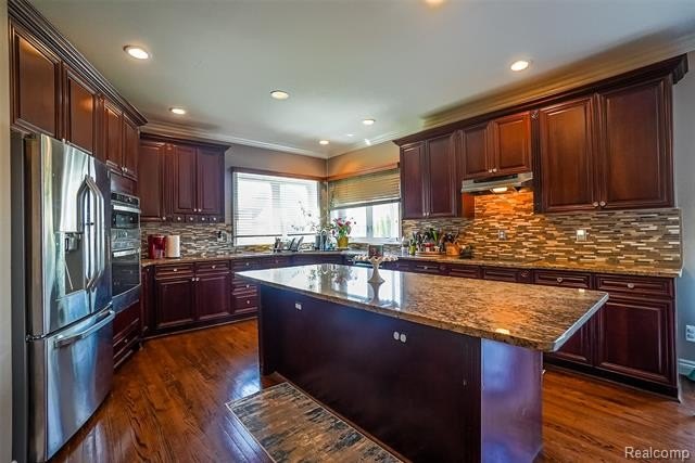 This stunning colonial in the highly sought-after Lake in the - photo 23