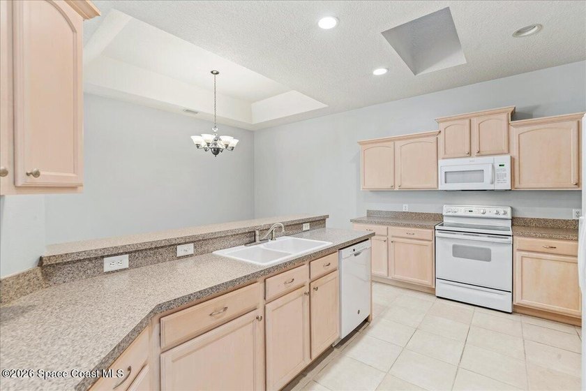 PRICE REDUCTION! All reasonable offers will be considered - photo 14
