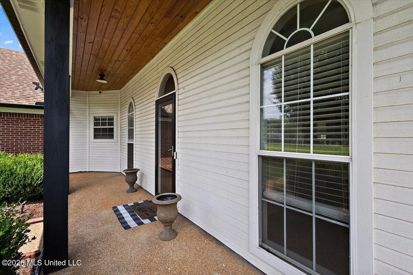 *QUALIFIES FOR USDA $0 DOWN* Welcome to this stunning 3-bedroom - photo 5