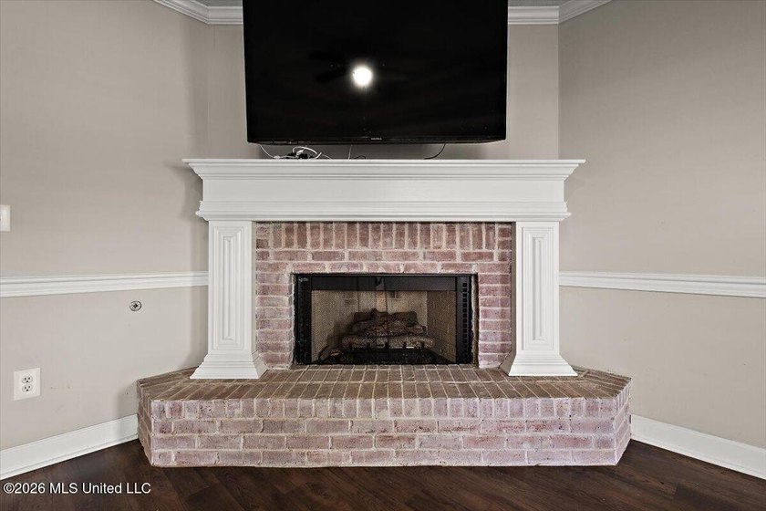*QUALIFIES FOR USDA $0 DOWN* Welcome to this stunning 3-bedroom - photo 8