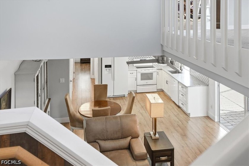 FULLY FURNISHED &amp; STUNNING 3BR/2BA HOME WITH 1-CAR GARAGE IN A - photo 22