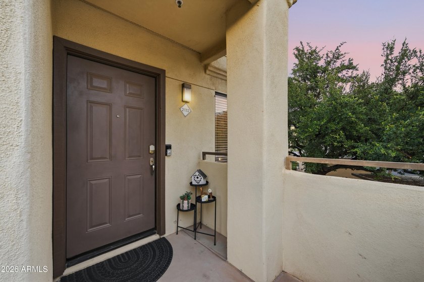 Welcome to this beautifully updated and very well maintained - photo 4