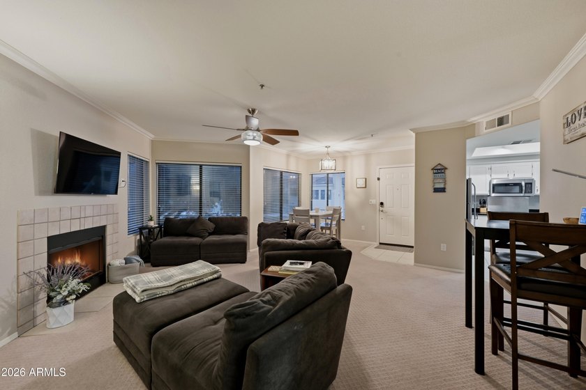Welcome to this beautifully updated and very well maintained - photo 10