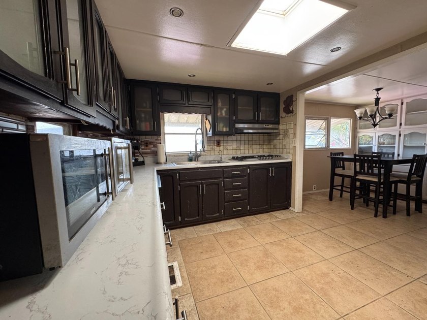 A spacious 2-bedroom, 2-bath mobile home located in the - photo 9