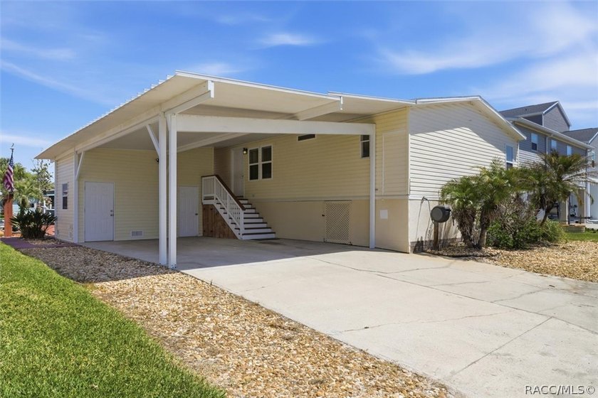 ***HOME DID NOT FLOOD INSIDE*** Seller is offering a $12,000 - photo 2