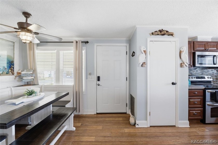 ***HOME DID NOT FLOOD INSIDE*** Seller is offering a $12,000 - photo 7