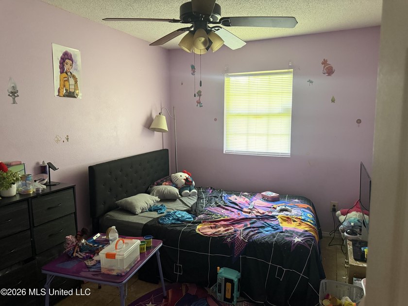THE NEW KID ON THE BLOCK. NICE HOME JUST SOUTH OF i10. PERFECT - photo 6
