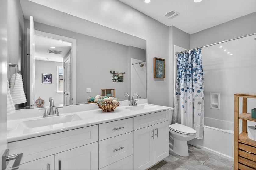 90 N Zander Way is a 4Br, 3.5Ba with a 2nd-floor bonus room - photo 32