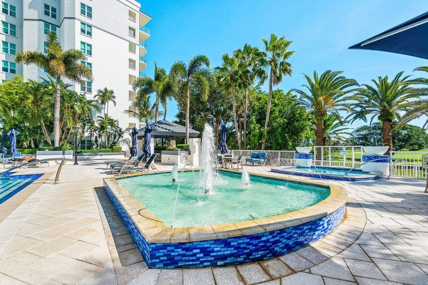 Located on the 3rd floor facing NE Boca Raton, 1 bedroom + den - photo 32