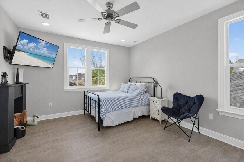 90 N Zander Way is a 4Br, 3.5Ba with a 2nd-floor bonus room - photo 35