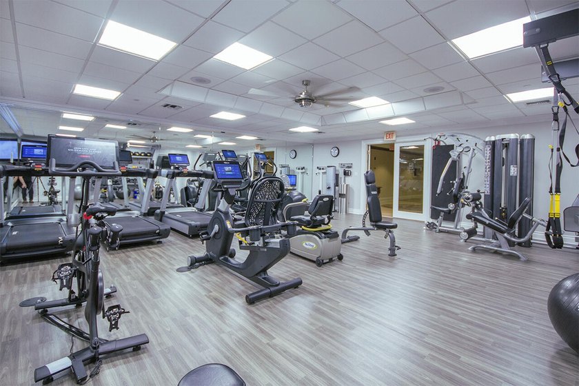 Located on the 3rd floor facing NE Boca Raton, 1 bedroom + den - photo 35