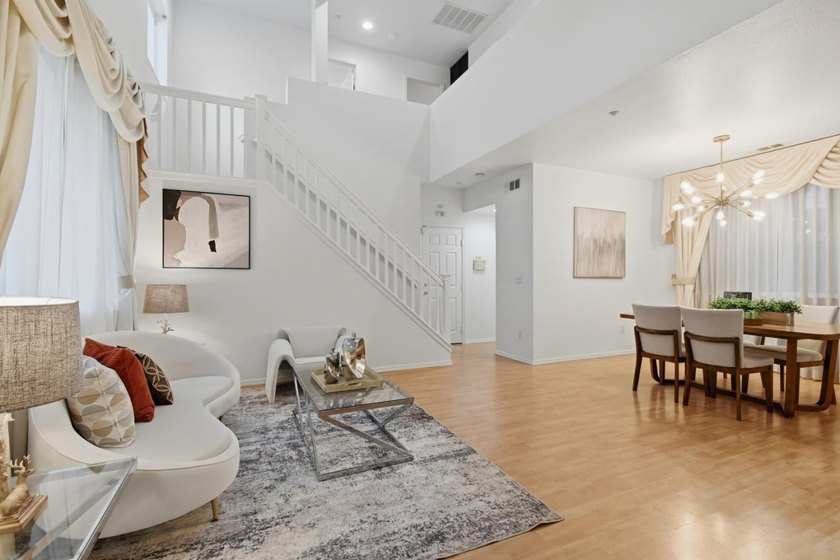Gorgeous Single Family home with 3 Bedrooms and 2.5 Bath - photo 6