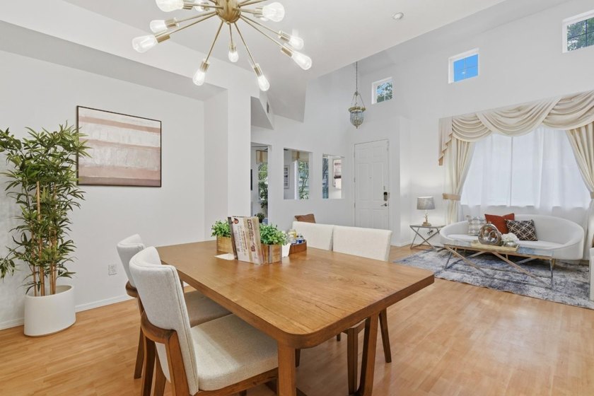 Gorgeous Single Family home with 3 Bedrooms and 2.5 Bath - photo 10