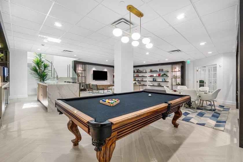 Located on the 3rd floor facing NE Boca Raton, 1 bedroom + den - photo 47