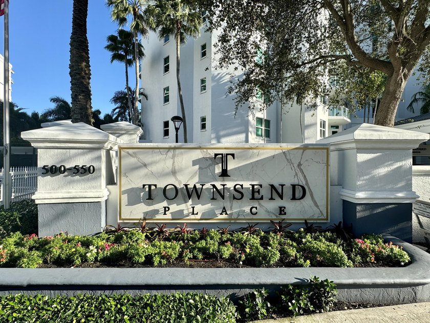 Located on the 3rd floor facing NE Boca Raton, 1 bedroom + den - photo 57