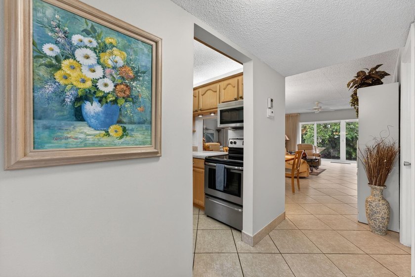 55+ TURN-KEY Tranquil Canal Views and Sunset Skies. Immaculate - photo 7