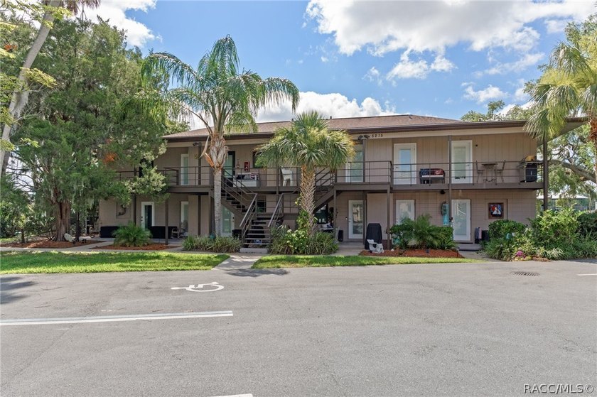 Welcome to 5215 S Swiftwater Way, Unit 3-a stunning Homosassa - photo 3