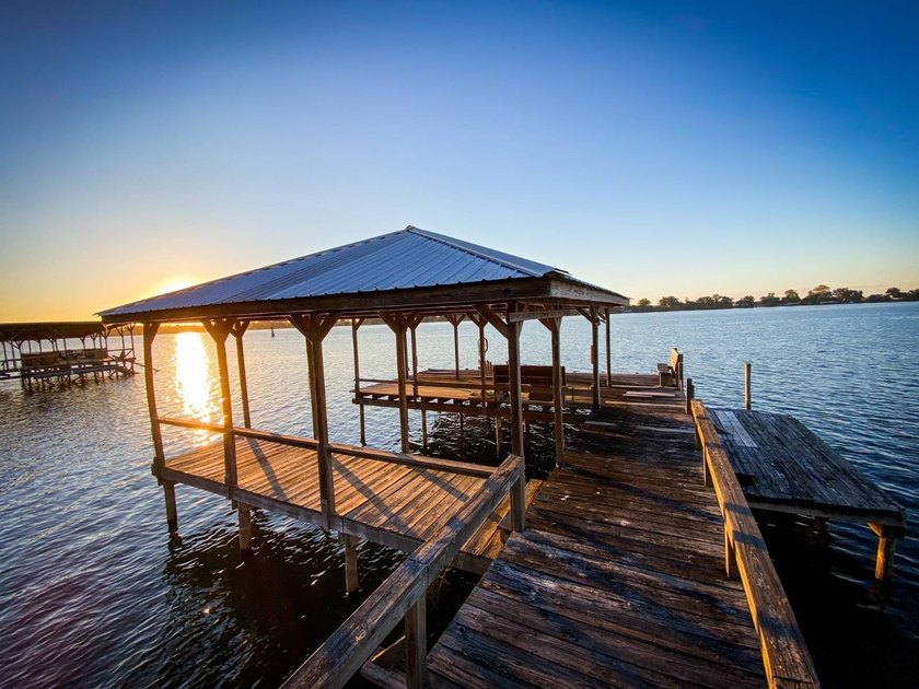 This 2 bedroom, 1 bath camp is located across from Lake Bruin - photo 10