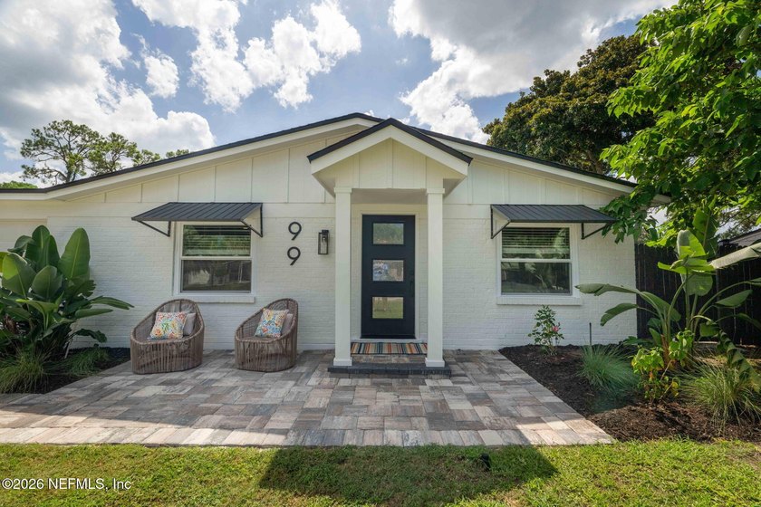 Live the Ponte Vedra Beach lifestyle in this beautifully updated - photo 3