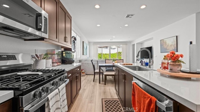 Please contact listing agent Sandra Escudero prior to showing - photo 11