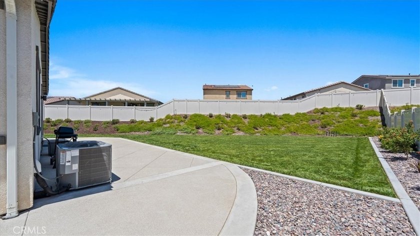 Please contact listing agent Sandra Escudero prior to showing - photo 26