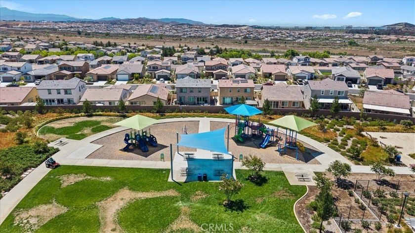 Please contact listing agent Sandra Escudero prior to showing - photo 41