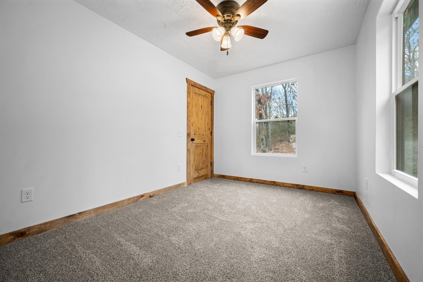 MOTIVATED SELLERS! Beautiful NEW CONSTRUCTION retreat on The - photo 18