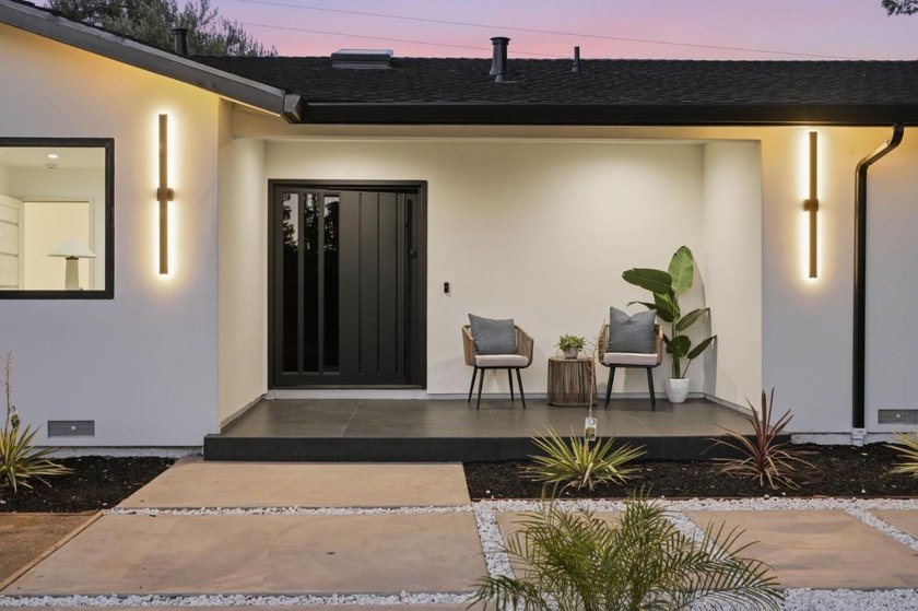 Stunning Fully Reimagined Luxury Residence in One of Los Altos - photo 3