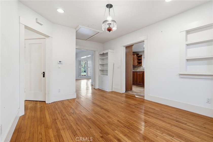 Charming 1920s single-level home situated in the highly - photo 9