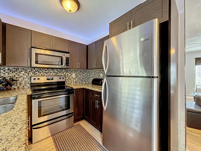 Amazing Opportunity! Updated 3 bedroom 2 bathroom single family - photo 13