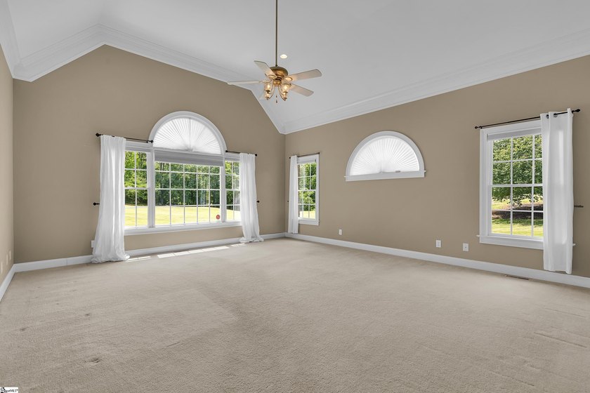 Spacious full-brick 4-bedroom, 3-bath home with a primary suite - photo 15