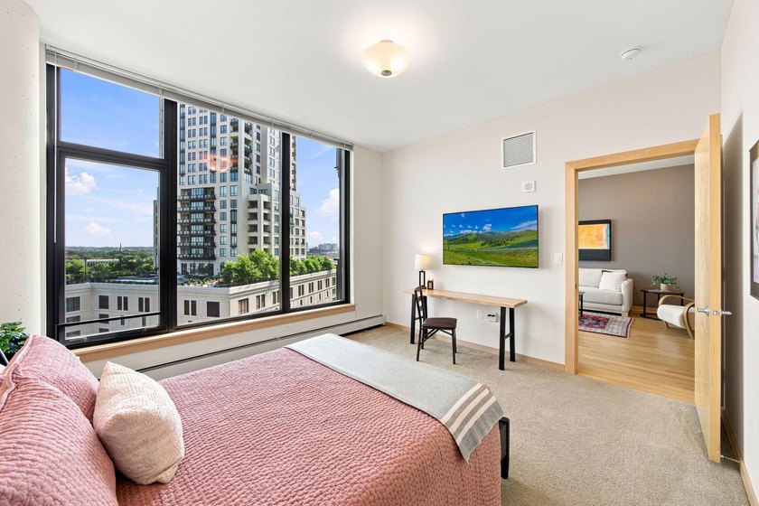 Wake up to one of the most iconic views in Minneapolis - photo 16